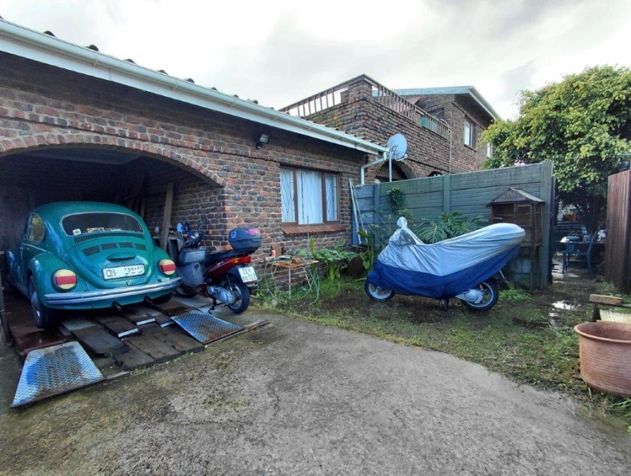 7 Bedroom Property for Sale in Gordons Bay Central Western Cape